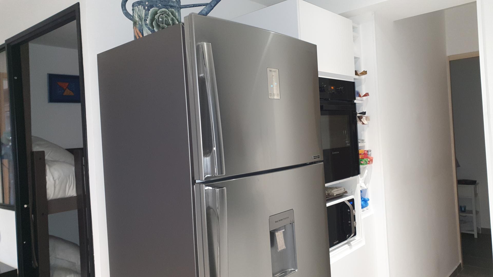Frigo/congélateur américain, four et micro-ondes